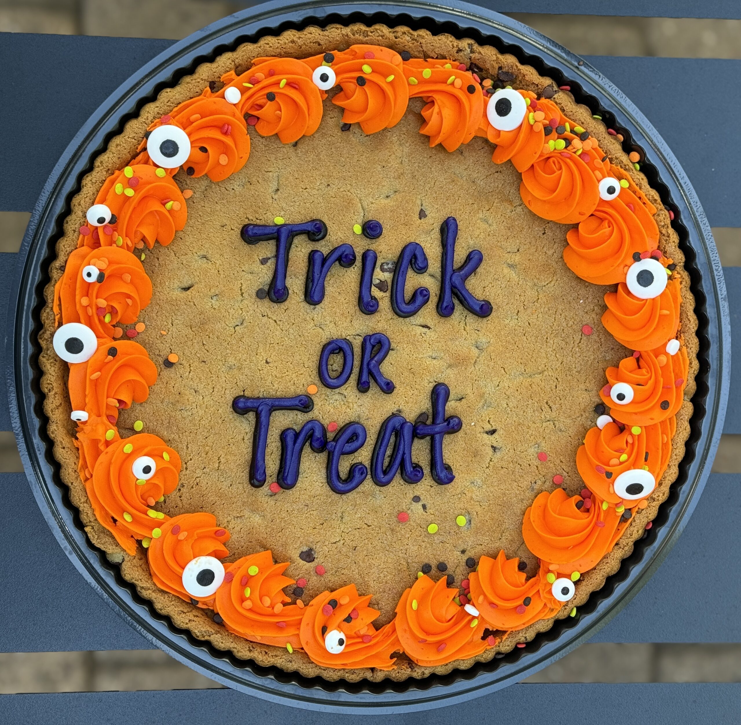 Halloween Cookie Cake - mindyKNOWS NAU