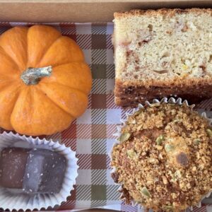🍁 Cozy Fall Treat Box