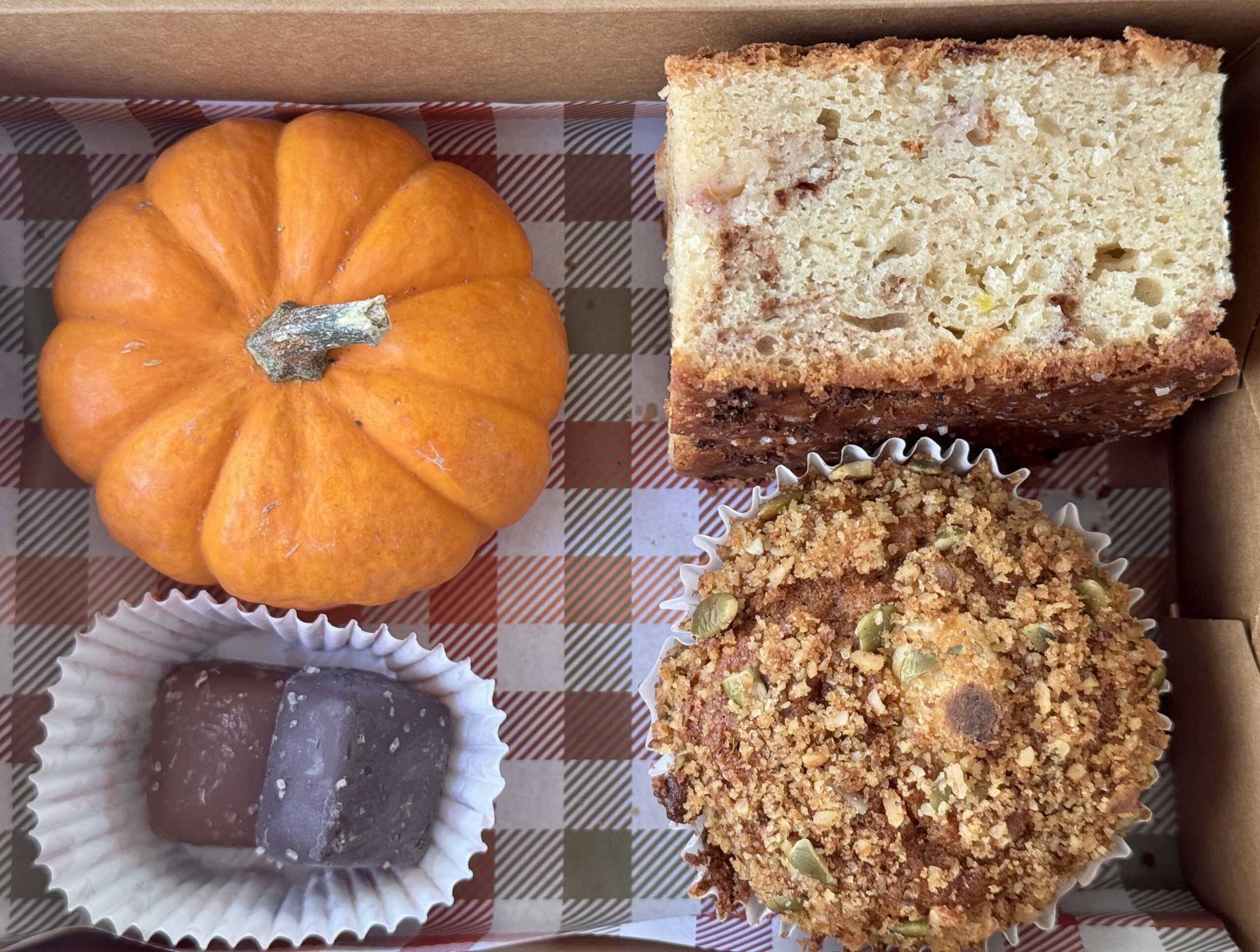 🍁 Cozy Fall Treat Box