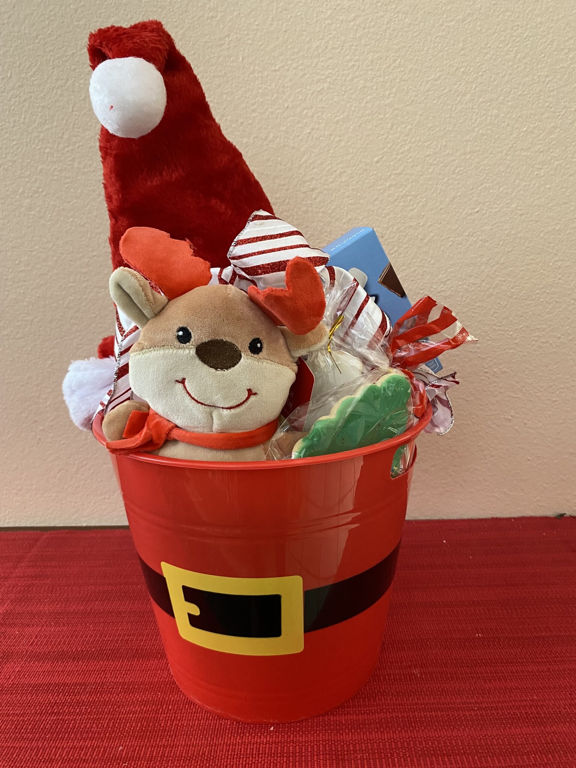 Santa's Sweet Surprise - mindyKNOWS IOWA